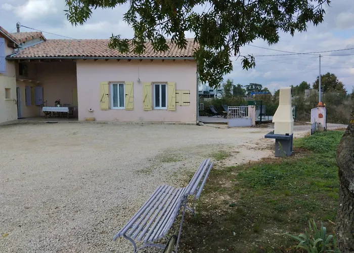 La Maison De L'ormeau Hébergement de vacances *