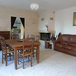 La Maison De L'ormeau Ferienhaus *