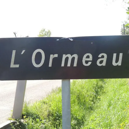 La Maison De L'ormeau * מונטובן