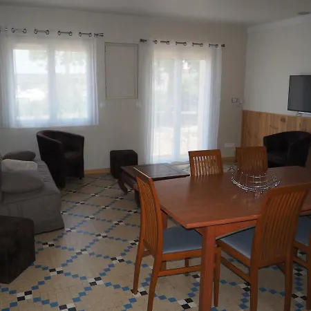 La Maison De L'ormeau מונטובן